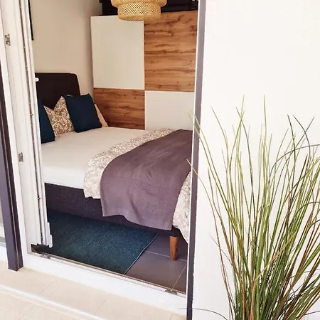 Newhome Nicole Apartmán