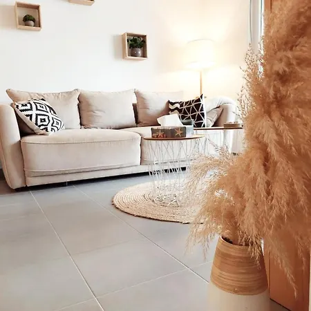 Newhome Nicole